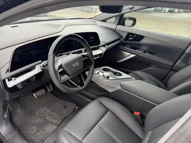 2026 Cadillac OPTIQ Sport AWD | Dual Motor | Leather | Glass - Photo 3