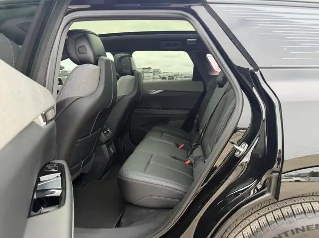 2026 Cadillac OPTIQ Sport AWD | Dual Motor | Leather | Glass - Photo 5