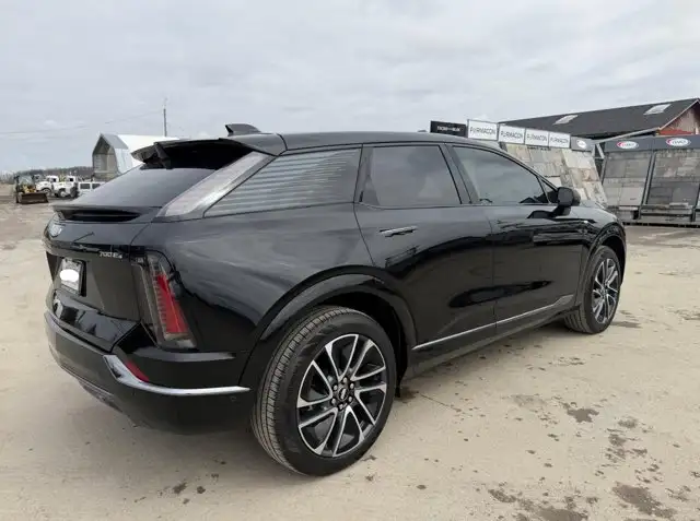 2026 Cadillac OPTIQ Sport AWD | Dual Motor | Leather | Glass - Photo 6