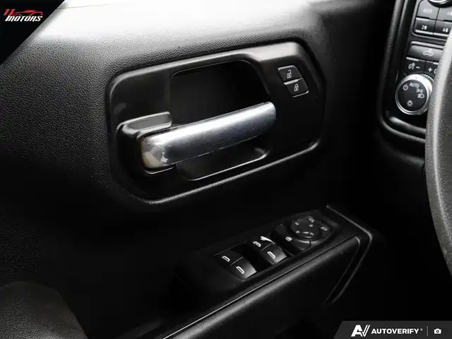 2022 GMC Sierra 1500 Limited 4WD Double Cab 147' Pro | NO ACCIDE - Photo 17