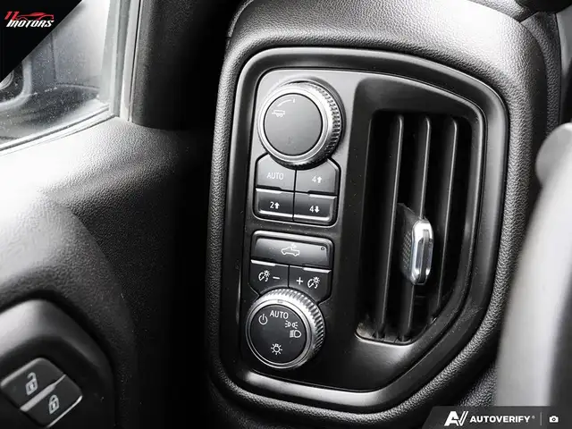 2022 GMC Sierra 1500 Limited 4WD Double Cab 147' Pro | NO ACCIDE - Photo 27