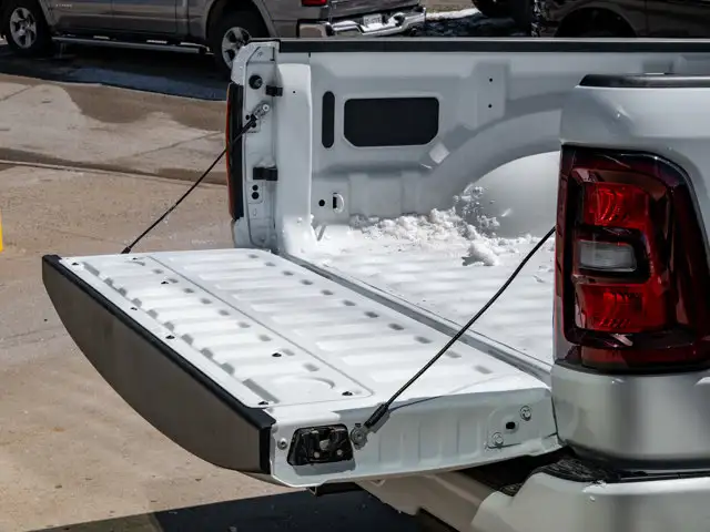 2026 Ram 1500 Express - Photo 8