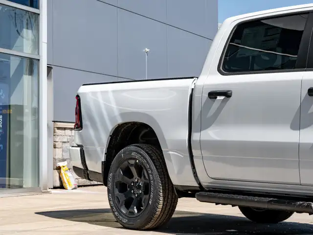 2026 Ram 1500 Express - Photo 10