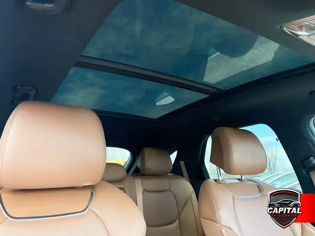 2022 Genesis GV70 2.5T Advanced AWD - Photo 14