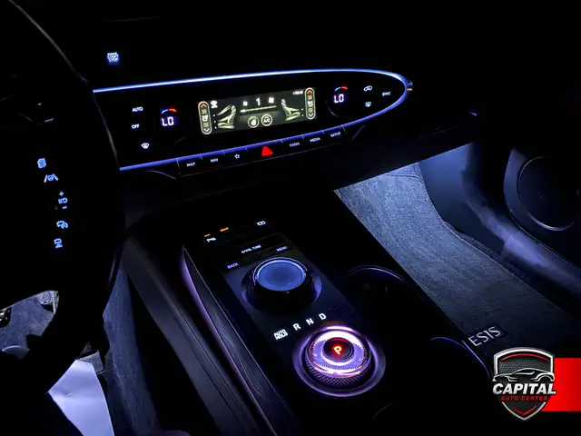 2022 Genesis GV70 2.5T Advanced AWD - Photo 19