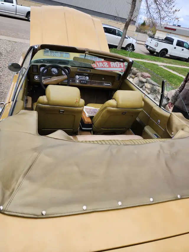 1969 Oldsmobile Cutlass convertible - Photo 4