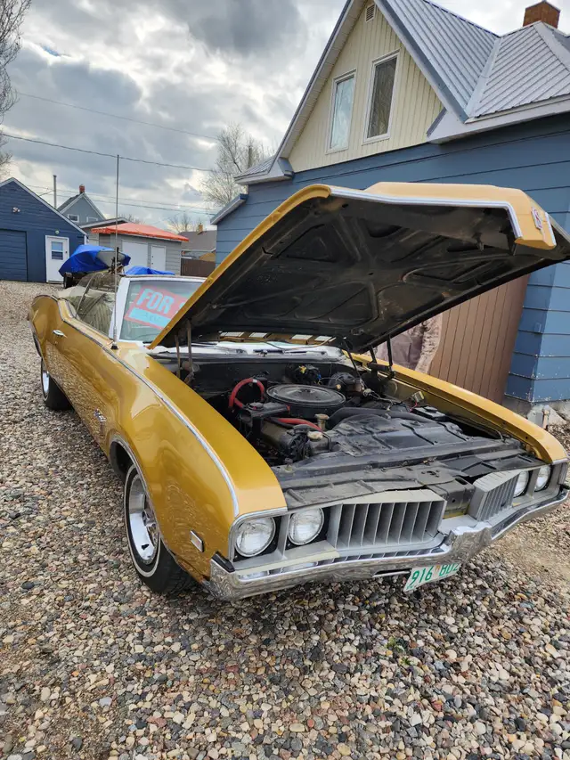 1969 Oldsmobile Cutlass convertible - Photo 6