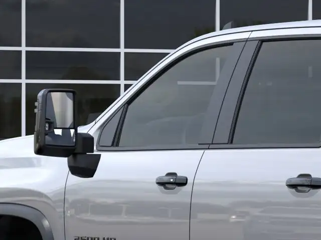 2026 Chevrolet Silverado 2500HD ZR2 - Photo 12