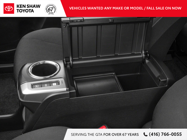 2017 Toyota Prius v - Photo 11