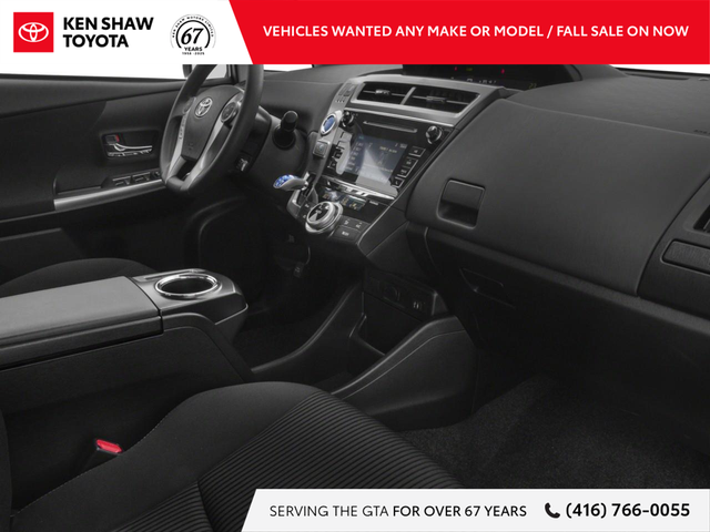 2017 Toyota Prius v - Photo 12