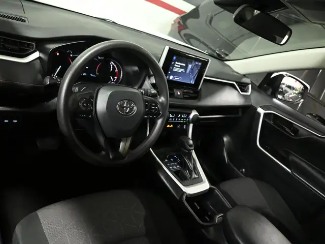 2024 Toyota RAV4 LE No Accident Radar Cruise Lane Assist Blind S - Photo 10