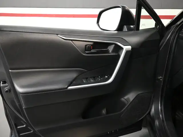 2024 Toyota RAV4 LE No Accident Radar Cruise Lane Assist Blind S - Photo 11