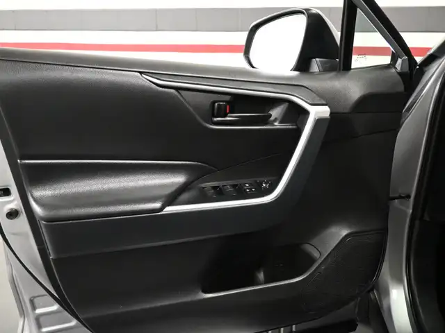 2024 Toyota RAV4 LE No Accident Radar Cruise Lane Assist Blind S - Photo 11