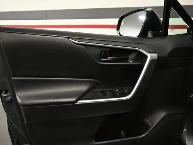 2024 Toyota RAV4 LE No Accident Radar Cruise Lane Assist Blind S - Photo 11