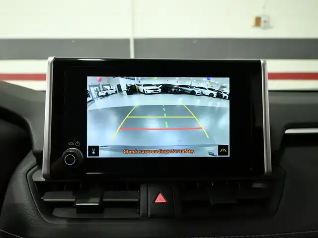 2024 Toyota RAV4 LE No Accident Radar Cruise Lane Assist Blind S - Photo 18