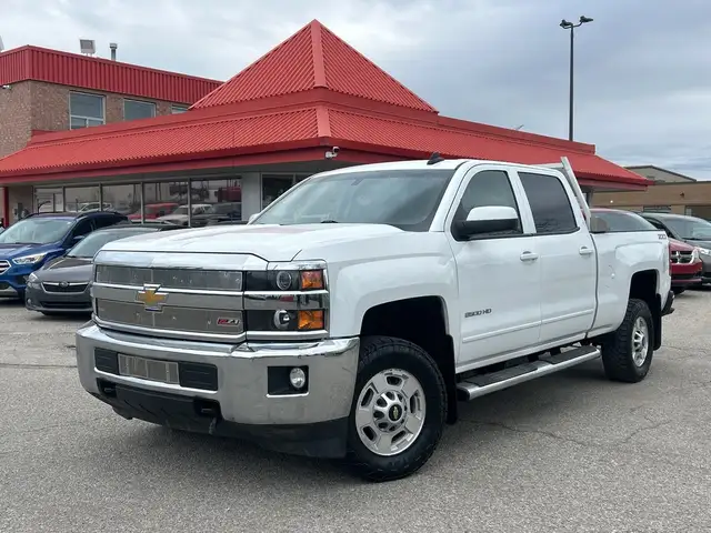 2015 Chevrolet SILVERADO 2500HD 4WD Crew Cab LT Z71 Short Box 6.