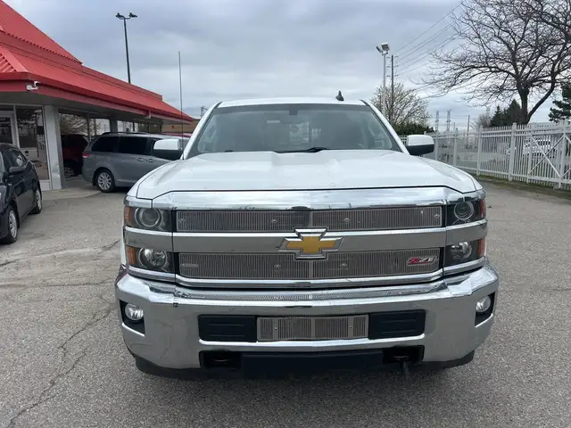 2015 Chevrolet SILVERADO 2500HD 4WD Crew Cab LT Z71 Short Box 6. - Photo 2