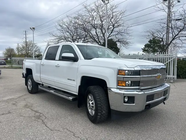 2015 Chevrolet SILVERADO 2500HD 4WD Crew Cab LT Z71 Short Box 6. - Photo 3