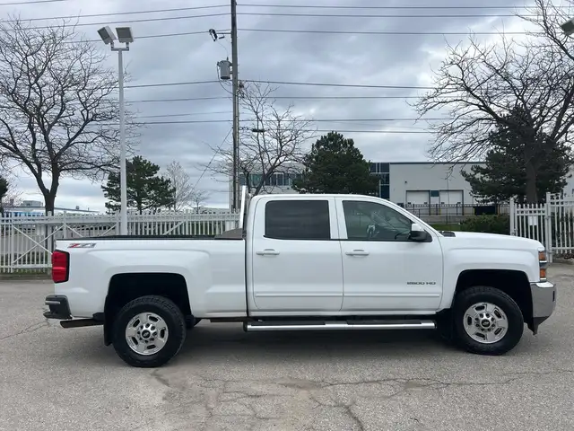 2015 Chevrolet SILVERADO 2500HD 4WD Crew Cab LT Z71 Short Box 6. - Photo 4