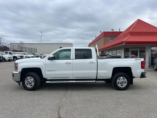 2015 Chevrolet SILVERADO 2500HD 4WD Crew Cab LT Z71 Short Box 6. - Photo 9