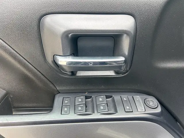 2015 Chevrolet SILVERADO 2500HD 4WD Crew Cab LT Z71 Short Box 6. - Photo 11