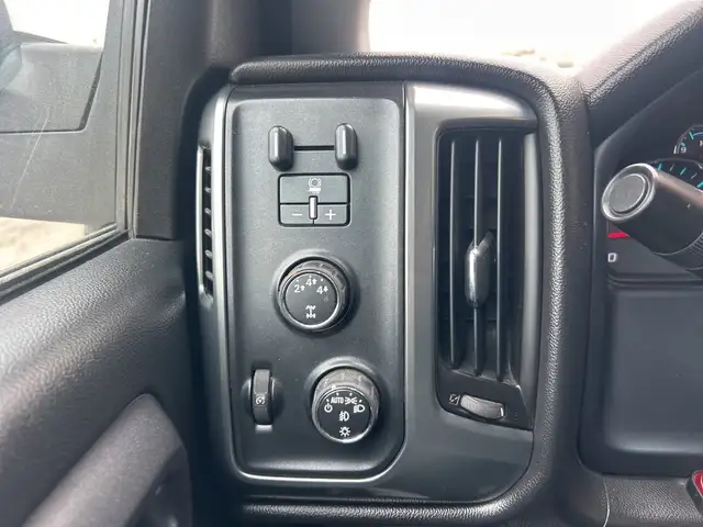 2015 Chevrolet SILVERADO 2500HD 4WD Crew Cab LT Z71 Short Box 6. - Photo 15