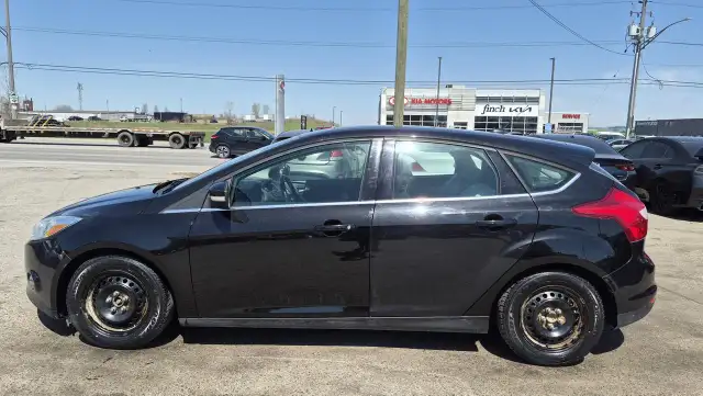 2012 Ford Focus SEL, LEATHER, 2 SETS WHEELS, ONLY 163KMS, CERT - Photo 2