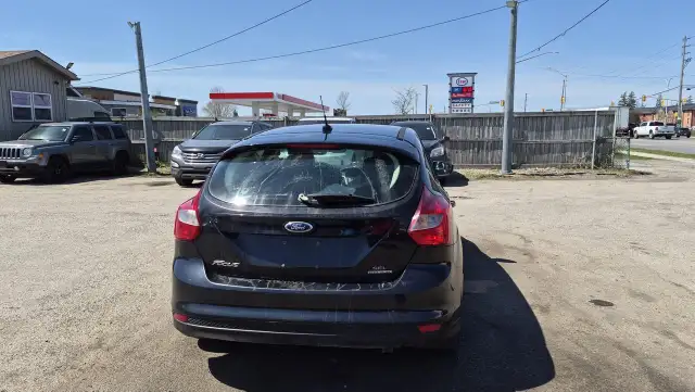 2012 Ford Focus SEL, LEATHER, 2 SETS WHEELS, ONLY 163KMS, CERT - Photo 4