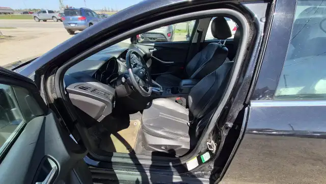 2012 Ford Focus SEL, LEATHER, 2 SETS WHEELS, ONLY 163KMS, CERT - Photo 9