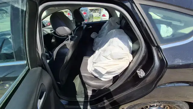 2012 Ford Focus SEL, LEATHER, 2 SETS WHEELS, ONLY 163KMS, CERT - Photo 10