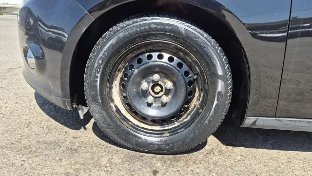 2012 Ford Focus SEL, LEATHER, 2 SETS WHEELS, ONLY 163KMS, CERT - Photo 17