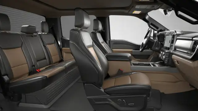 2026 Ford F-350 LARIAT | BLACK APPEARANCE PACKAGE | MOONROOF - Photo 5
