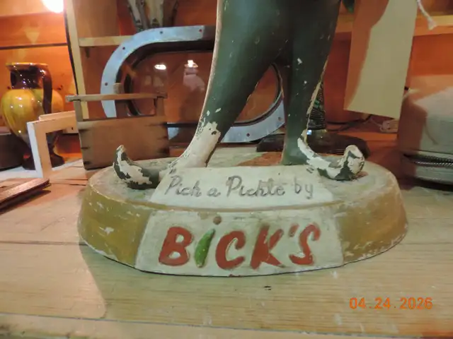 Rare Bicks Character - Photo 3