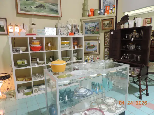Antique Treasures - Photo 3