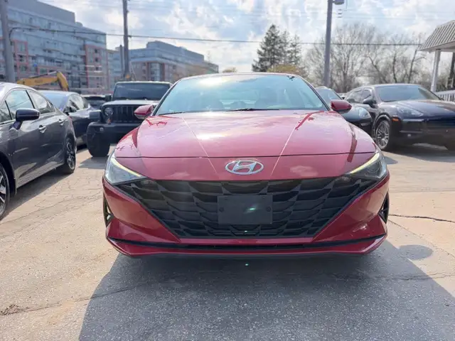 2022 Hyundai Elantra Preferred IVT - Photo 2