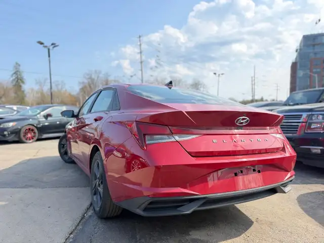 2022 Hyundai Elantra Preferred IVT - Photo 10
