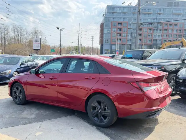 2022 Hyundai Elantra Preferred IVT - Photo 13