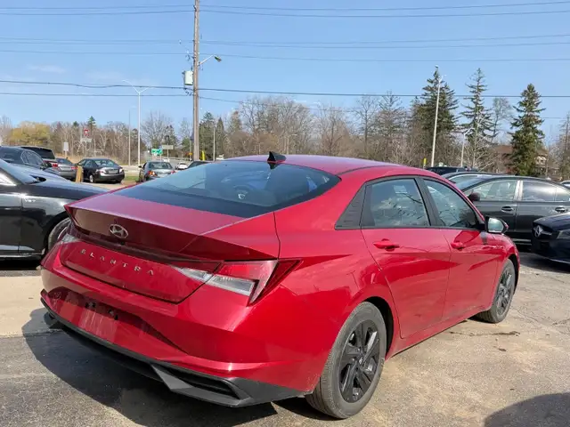 2022 Hyundai Elantra Preferred IVT - Photo 14