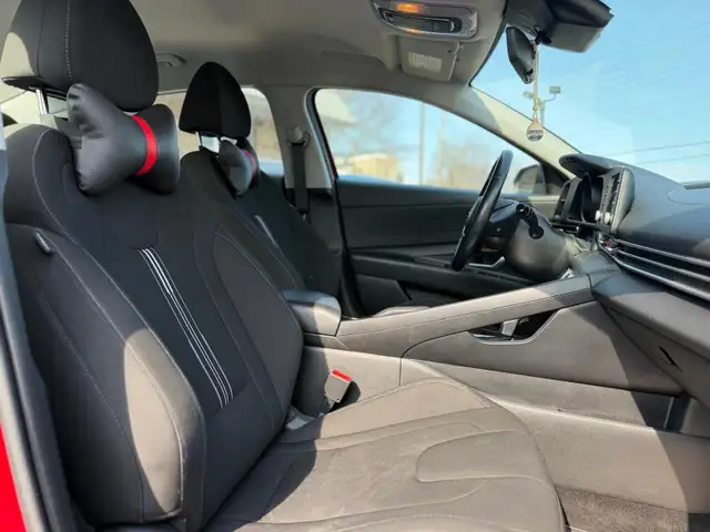 2022 Hyundai Elantra Preferred IVT - Photo 19