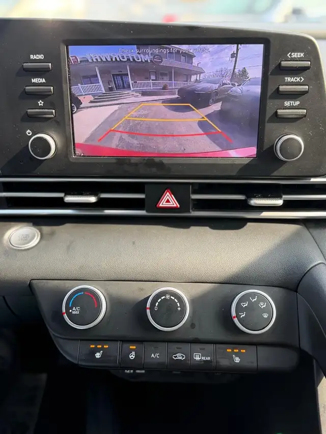 2022 Hyundai Elantra Preferred IVT - Photo 22