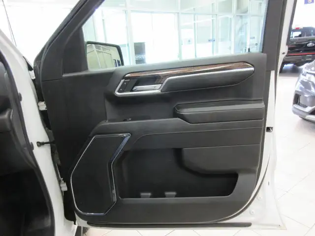 GMC SIERRA 1500 2023 SLE V8 5.3L 4X4 CREW-CAB BOITE 6'7' JAMAIS - Photo 11