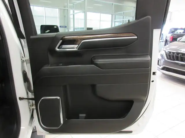 GMC SIERRA 1500 2023 SLE V8 5.3L 4X4 CREW-CAB BOITE 6'7' JAMAIS - Photo 13