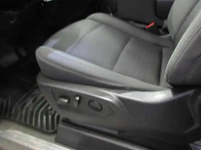 GMC SIERRA 1500 2023 SLE V8 5.3L 4X4 CREW-CAB BOITE 6'7' JAMAIS - Photo 17