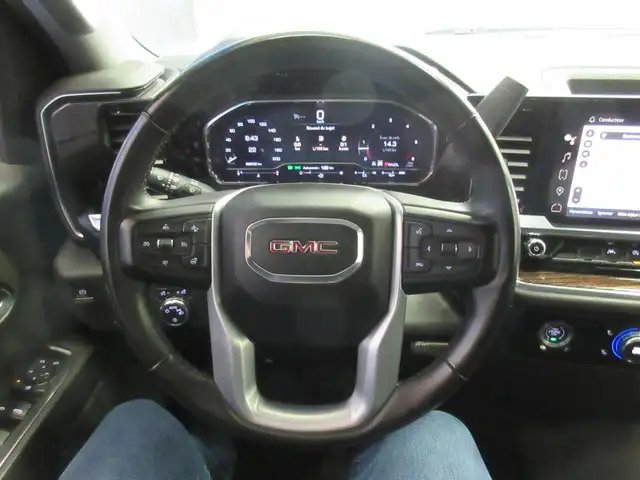 GMC SIERRA 1500 2023 SLE V8 5.3L 4X4 CREW-CAB BOITE 6'7' JAMAIS - Photo 25