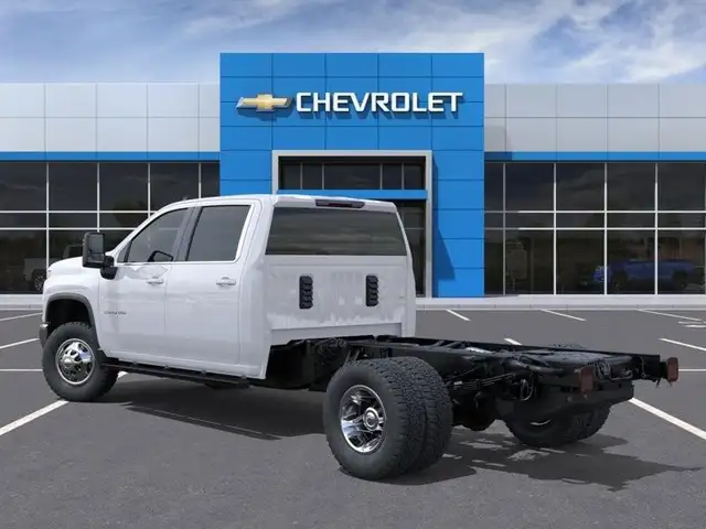 2026 Chevrolet Silverado 3500HD CC LT - Photo 3