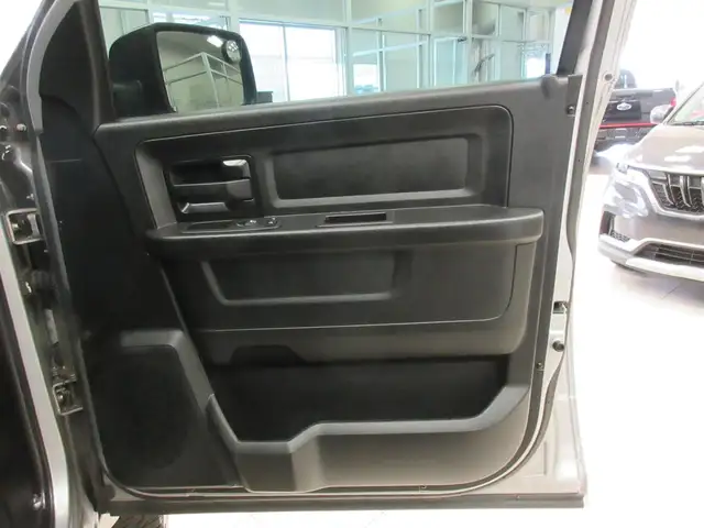 RAM 1500 CLASSIC 2019 V8 5.7L HEMI 4X4 QUAD-CAB BOITE 6'4' - Photo 10