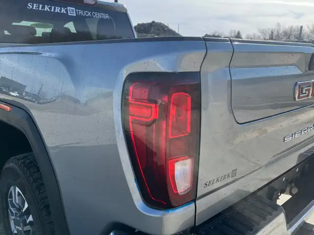 2024 GMC Sierra 2500HD - Photo 9