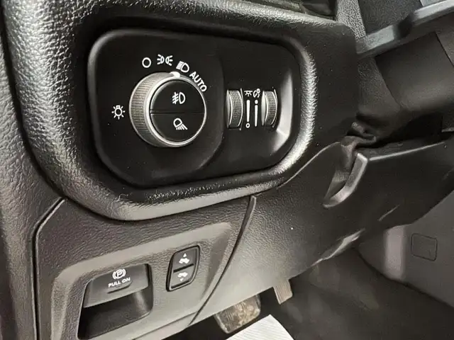 2019 Ram 1500 Big Horn 4x4 Crew Cab 6'4 Box - Photo 10