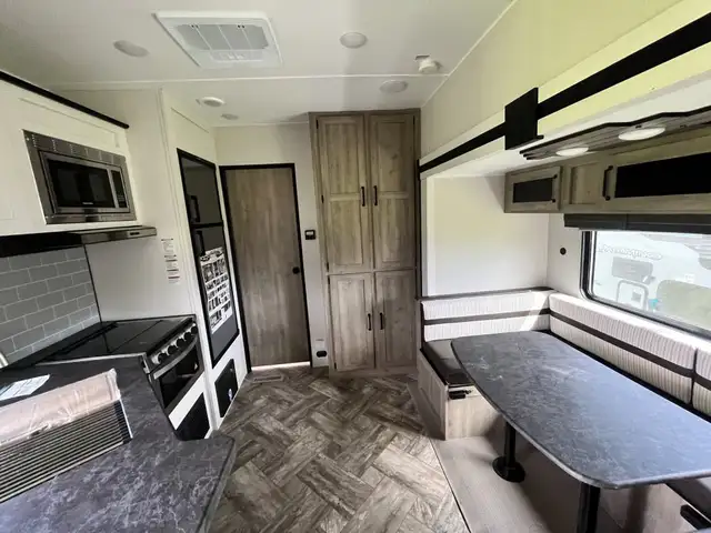 2024 FOREST RIVER PUMA XLE LITE 29TSS (FINANCING AVAILABLE) - Photo 6