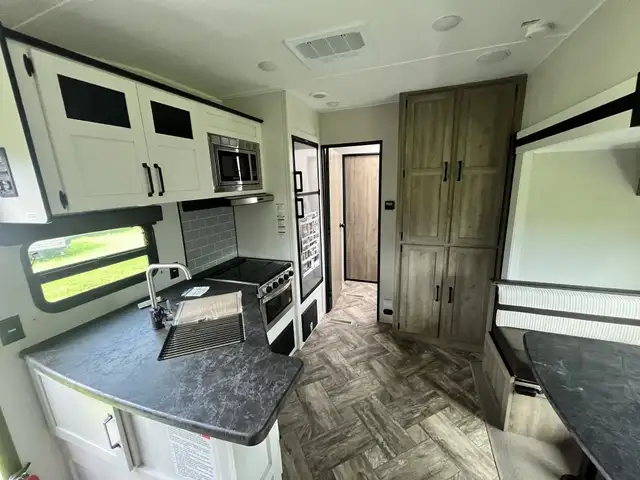 2024 FOREST RIVER PUMA XLE LITE 29TSS (FINANCING AVAILABLE) - Photo 8